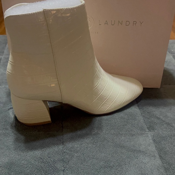 Chinese Laundry Davinna Bootie - Picture 1 of 2